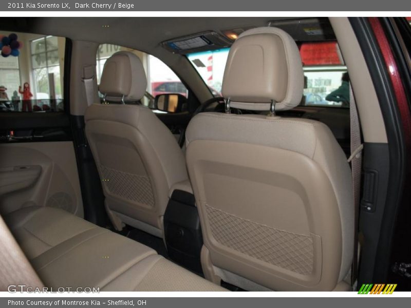 Dark Cherry / Beige 2011 Kia Sorento LX