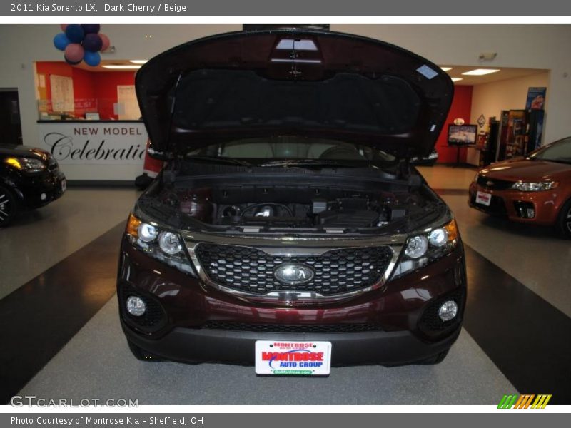 Dark Cherry / Beige 2011 Kia Sorento LX