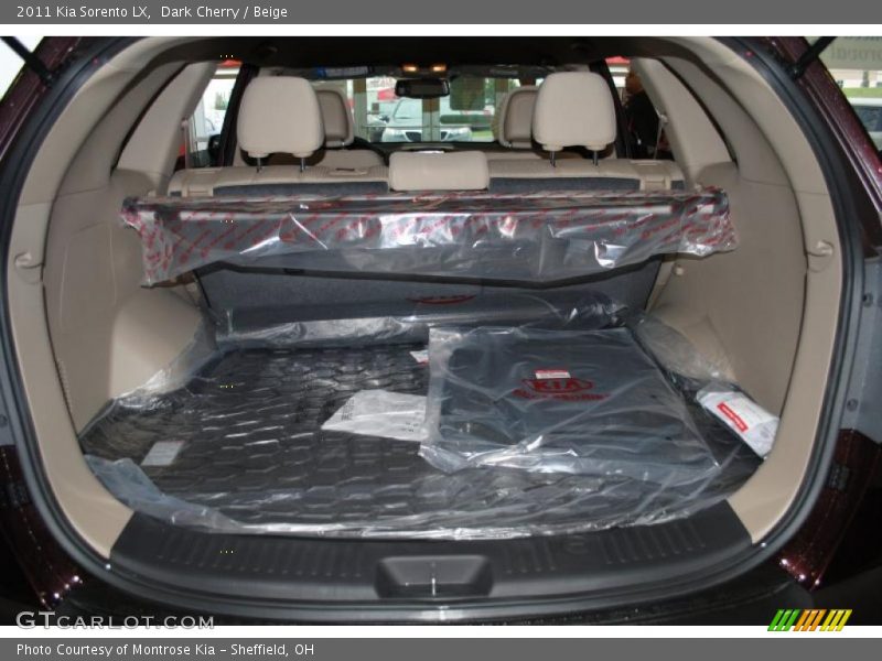 Dark Cherry / Beige 2011 Kia Sorento LX