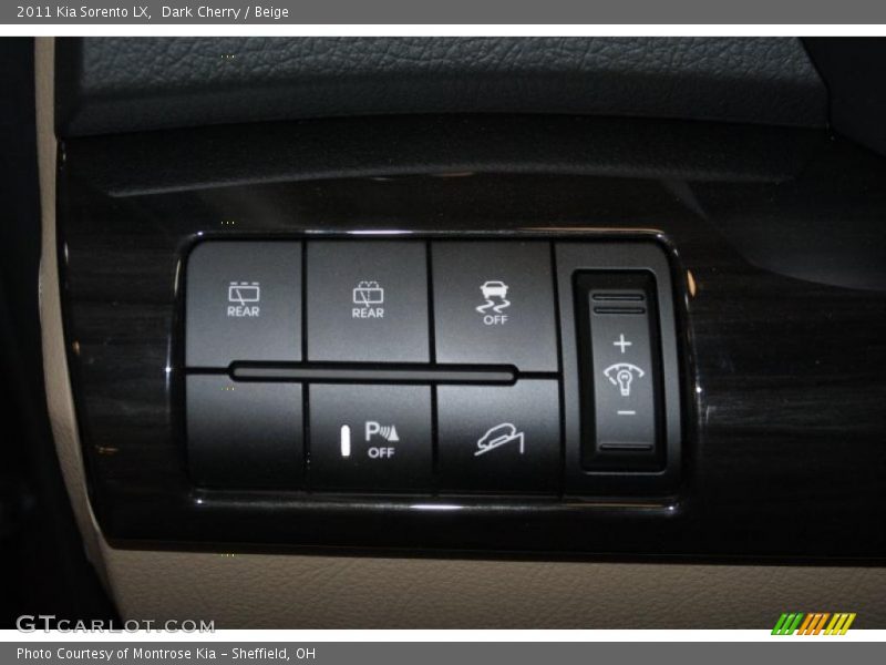 Dark Cherry / Beige 2011 Kia Sorento LX