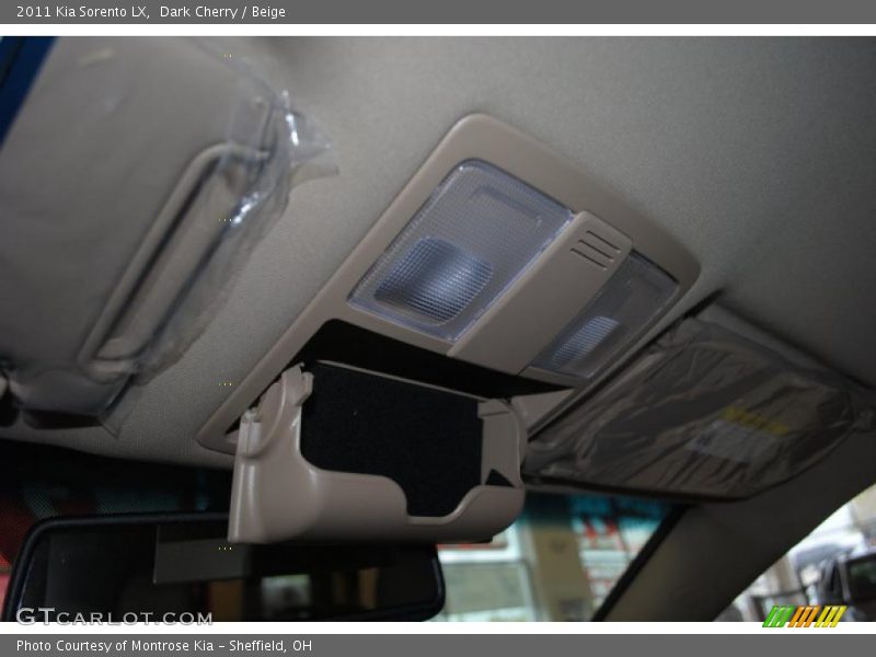 Dark Cherry / Beige 2011 Kia Sorento LX