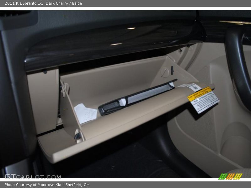 Dark Cherry / Beige 2011 Kia Sorento LX