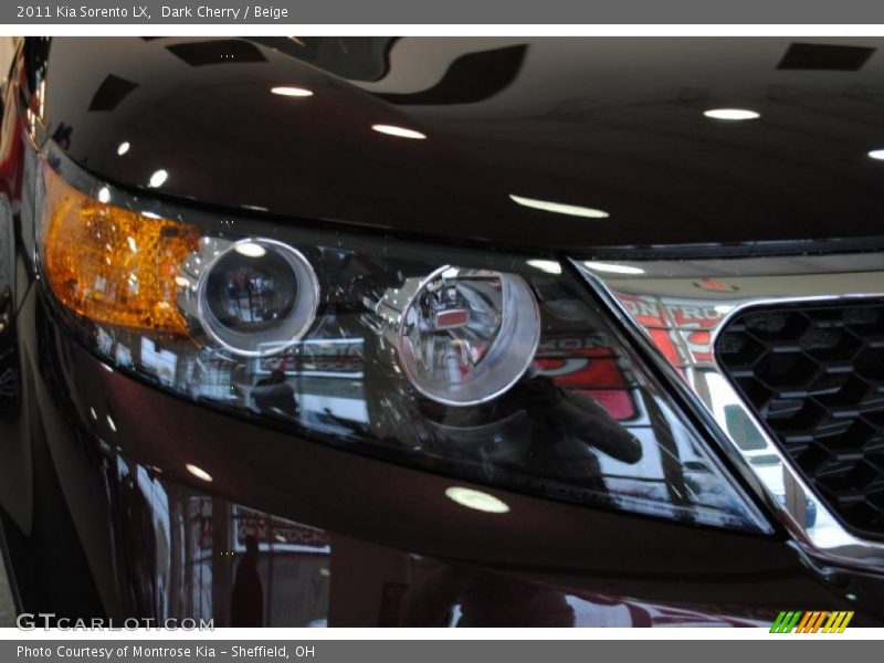 Dark Cherry / Beige 2011 Kia Sorento LX