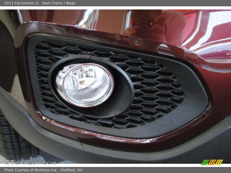 Dark Cherry / Beige 2011 Kia Sorento LX
