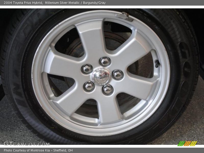 Millenium Silver Metallic / Burgundy/Gray 2004 Toyota Prius Hybrid