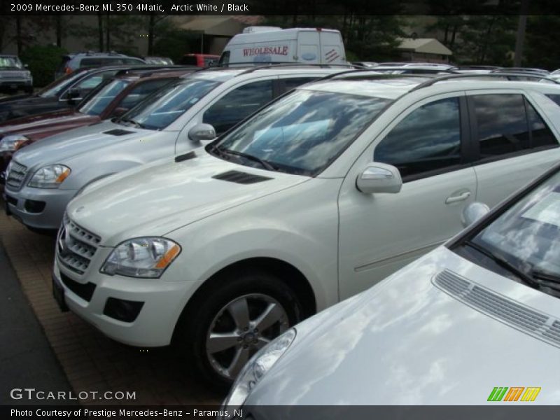 Arctic White / Black 2009 Mercedes-Benz ML 350 4Matic