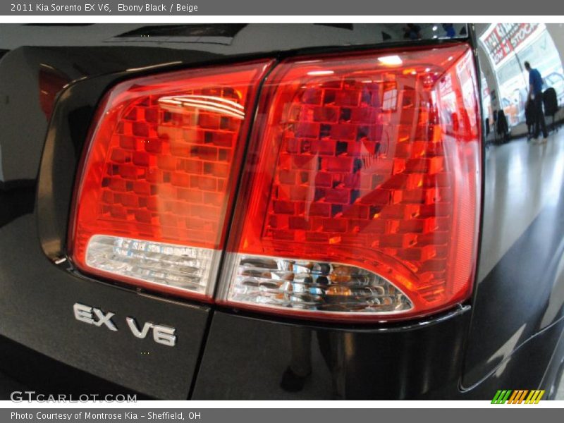Ebony Black / Beige 2011 Kia Sorento EX V6
