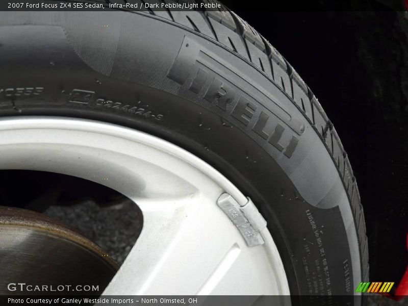 Infra-Red / Dark Pebble/Light Pebble 2007 Ford Focus ZX4 SES Sedan