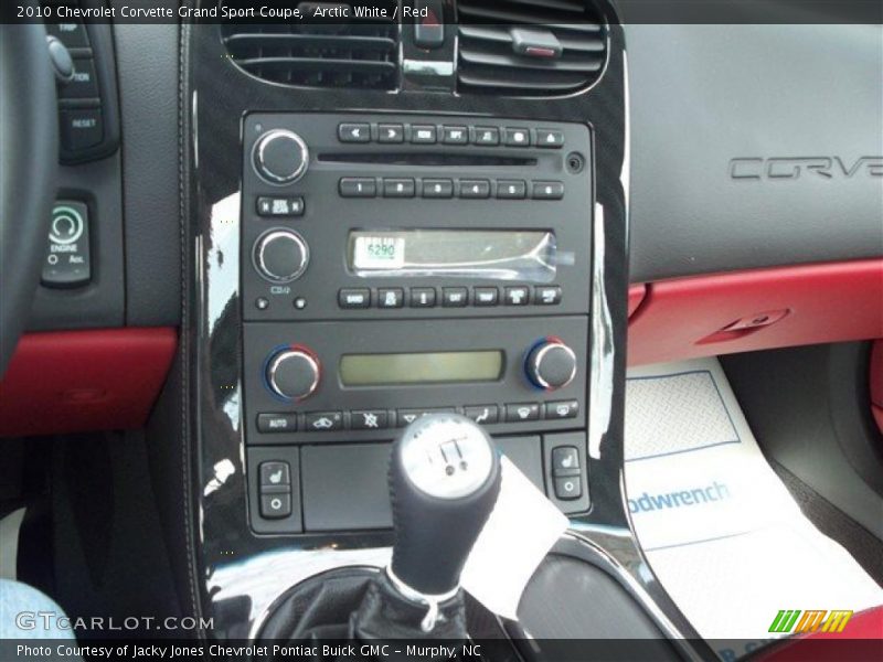 Arctic White / Red 2010 Chevrolet Corvette Grand Sport Coupe