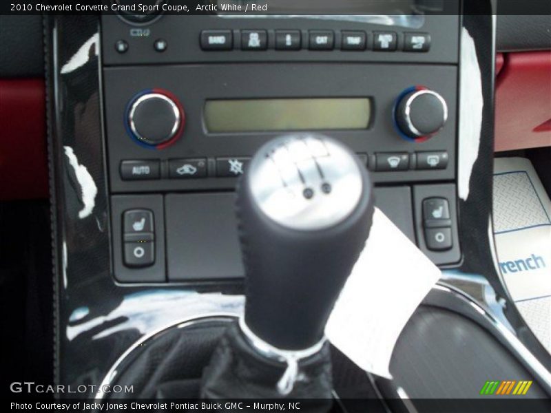 Arctic White / Red 2010 Chevrolet Corvette Grand Sport Coupe