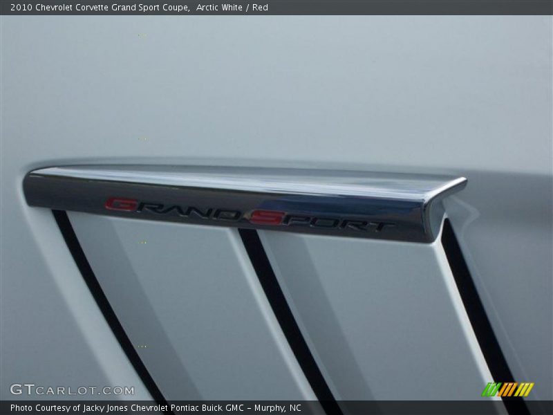 Arctic White / Red 2010 Chevrolet Corvette Grand Sport Coupe