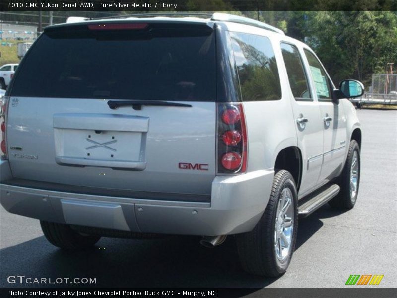 Pure Silver Metallic / Ebony 2010 GMC Yukon Denali AWD