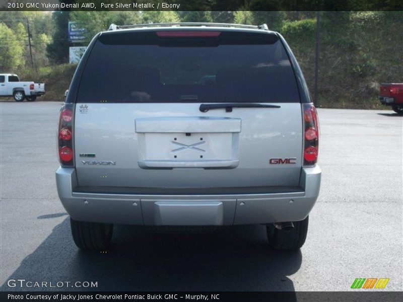 Pure Silver Metallic / Ebony 2010 GMC Yukon Denali AWD