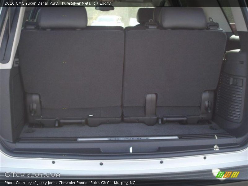 Pure Silver Metallic / Ebony 2010 GMC Yukon Denali AWD