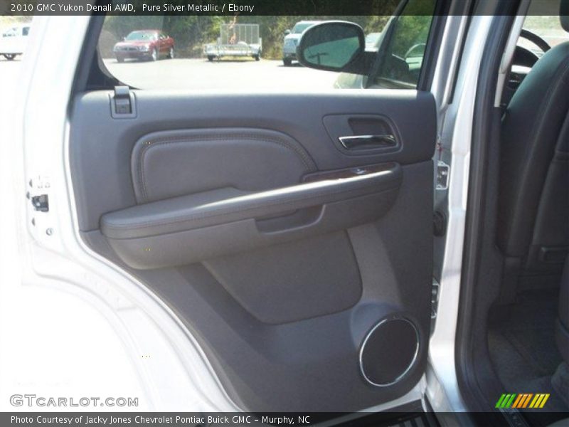 Pure Silver Metallic / Ebony 2010 GMC Yukon Denali AWD
