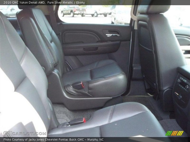 Pure Silver Metallic / Ebony 2010 GMC Yukon Denali AWD