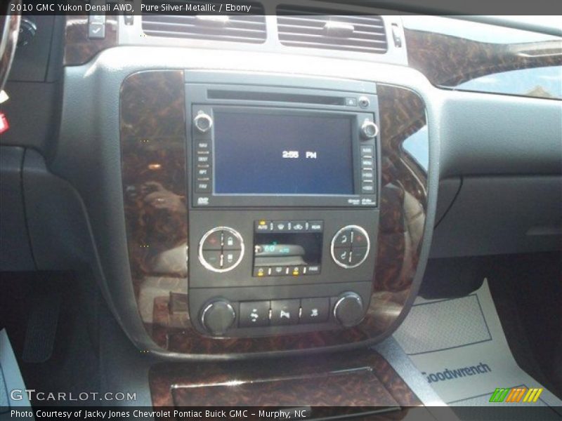 Pure Silver Metallic / Ebony 2010 GMC Yukon Denali AWD