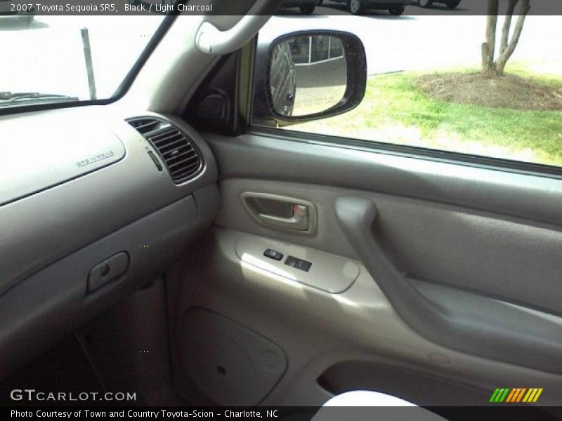 Black / Light Charcoal 2007 Toyota Sequoia SR5