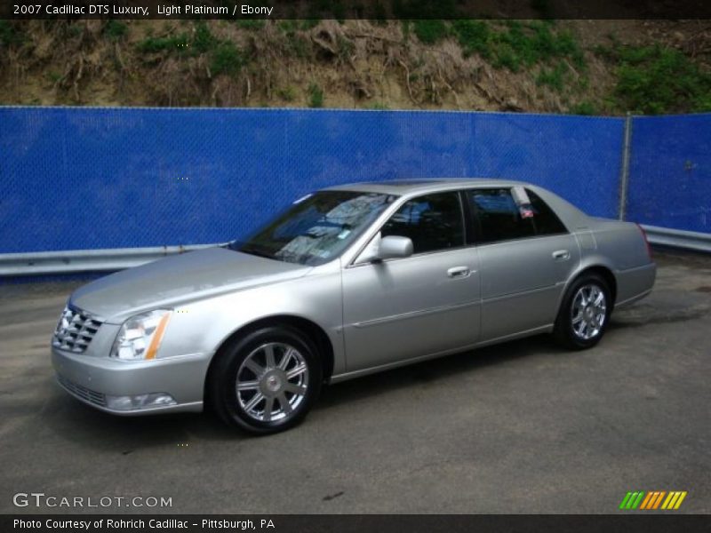 Light Platinum / Ebony 2007 Cadillac DTS Luxury