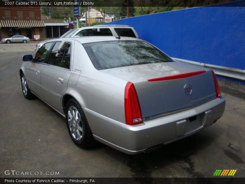 Light Platinum / Ebony 2007 Cadillac DTS Luxury