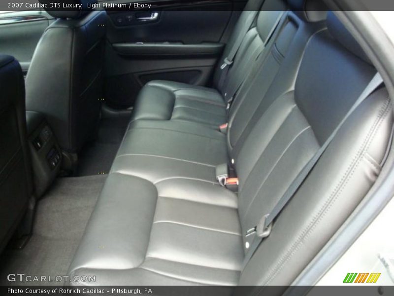 Light Platinum / Ebony 2007 Cadillac DTS Luxury