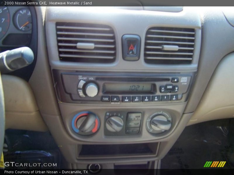 Heatwave Metallic / Sand 2000 Nissan Sentra GXE