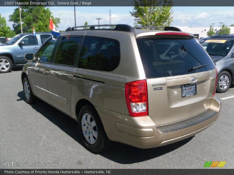 Sonora Gold / Beige 2007 Hyundai Entourage GLS