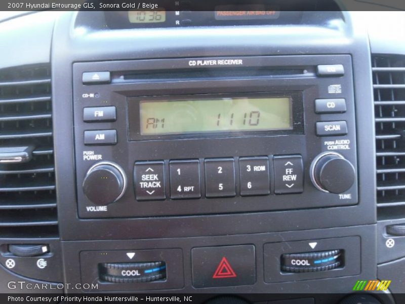 Sonora Gold / Beige 2007 Hyundai Entourage GLS