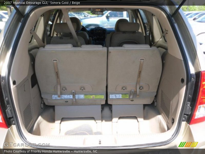 Sonora Gold / Beige 2007 Hyundai Entourage GLS