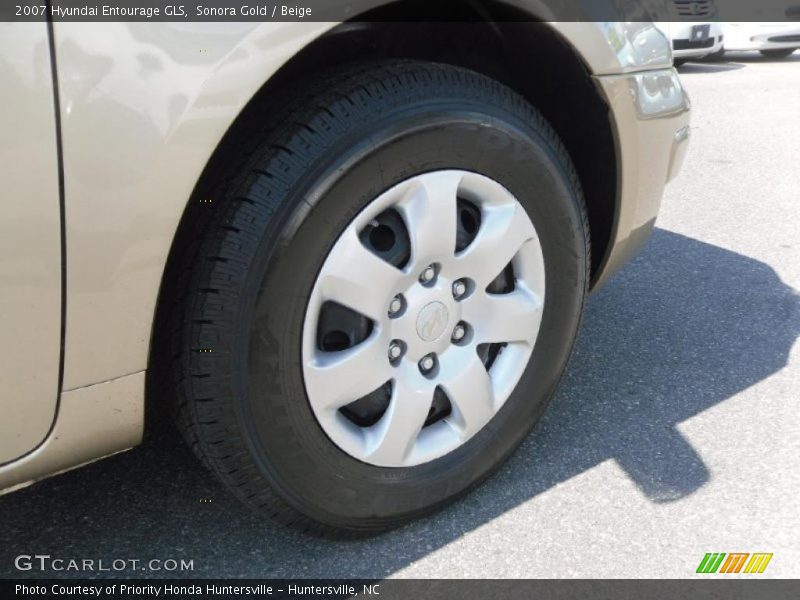 Sonora Gold / Beige 2007 Hyundai Entourage GLS