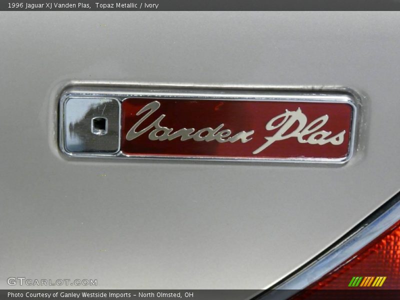 Topaz Metallic / Ivory 1996 Jaguar XJ Vanden Plas