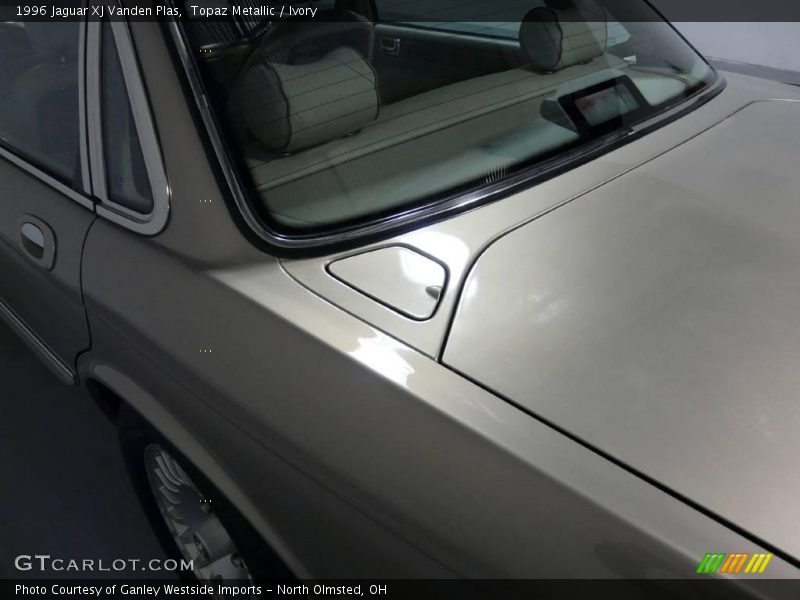 Topaz Metallic / Ivory 1996 Jaguar XJ Vanden Plas