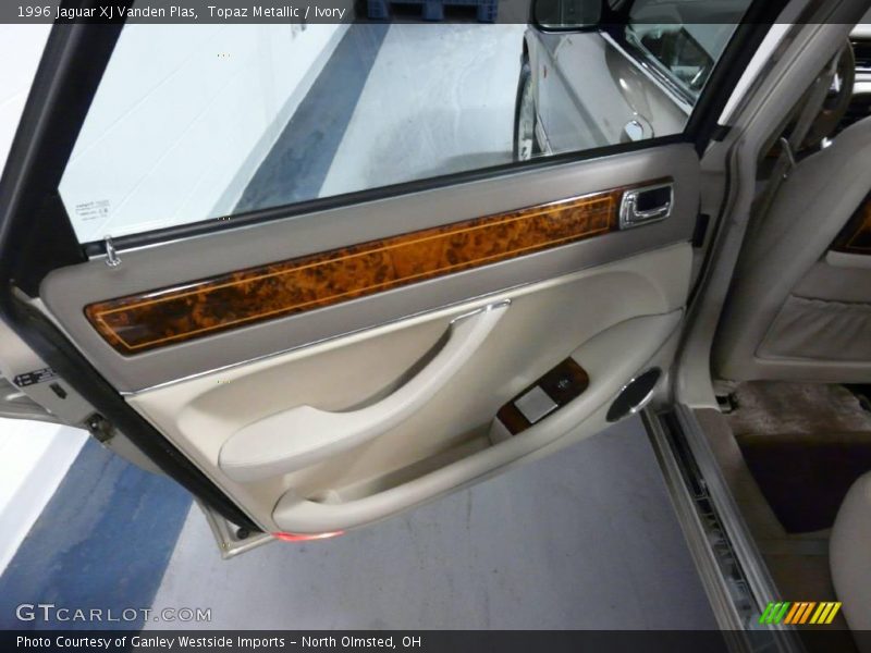 Topaz Metallic / Ivory 1996 Jaguar XJ Vanden Plas