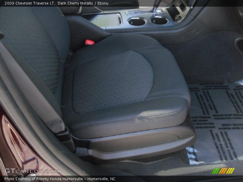 Dark Cherry Metallic / Ebony 2009 Chevrolet Traverse LT