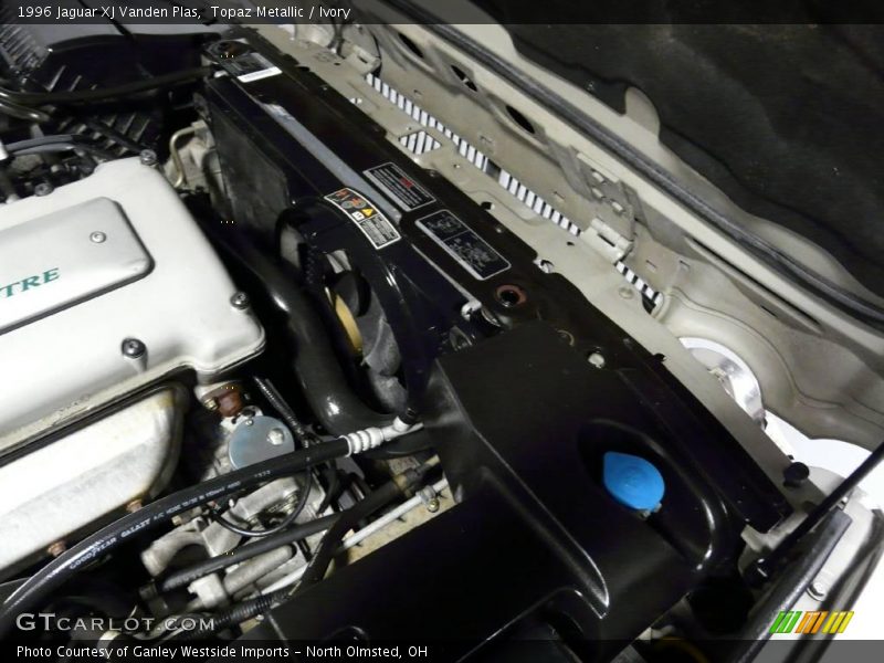 Topaz Metallic / Ivory 1996 Jaguar XJ Vanden Plas