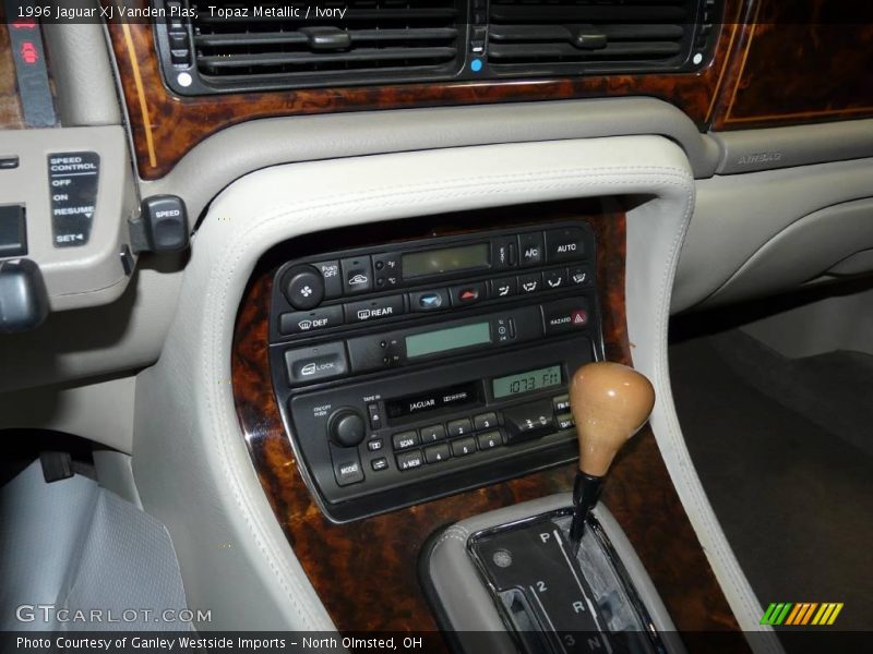 Topaz Metallic / Ivory 1996 Jaguar XJ Vanden Plas