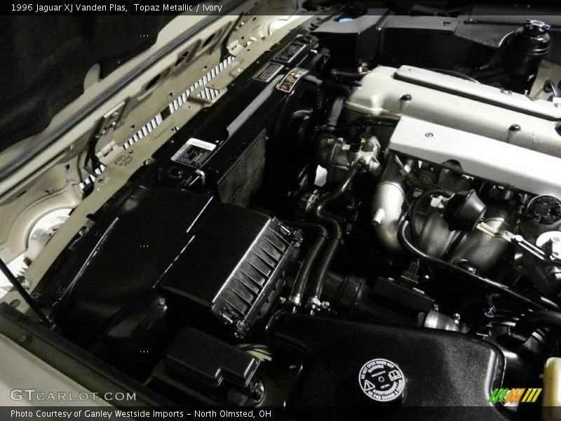 Topaz Metallic / Ivory 1996 Jaguar XJ Vanden Plas