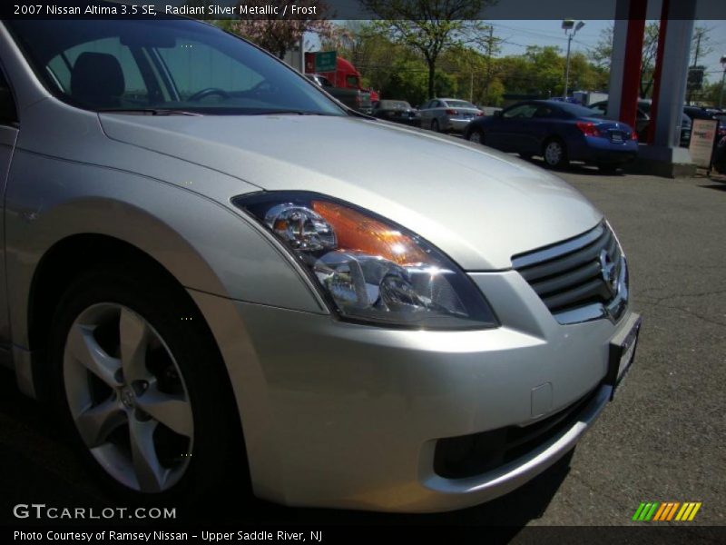 Radiant Silver Metallic / Frost 2007 Nissan Altima 3.5 SE