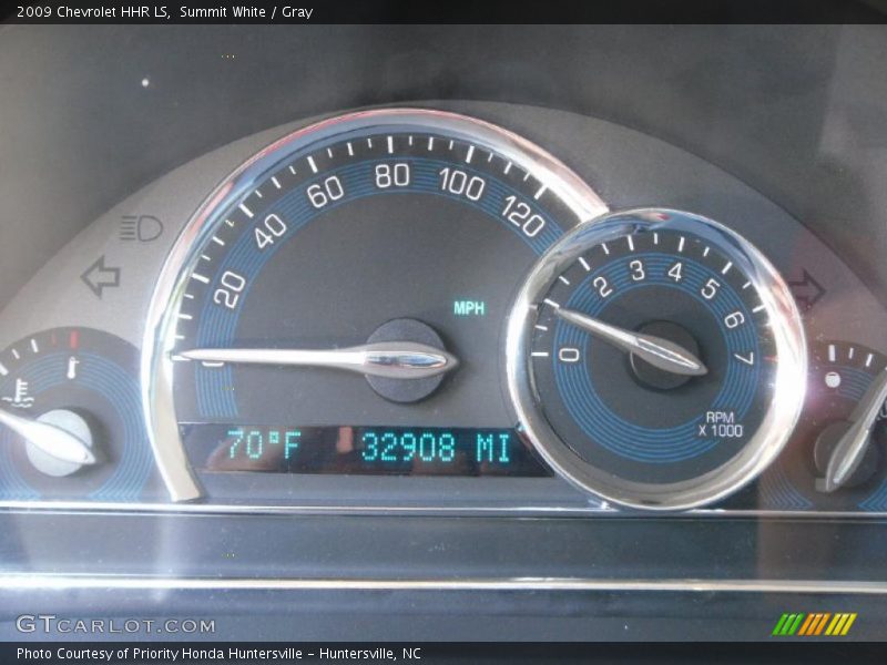 Summit White / Gray 2009 Chevrolet HHR LS