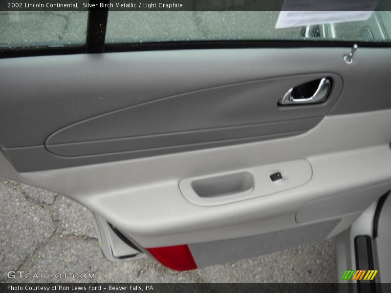 Silver Birch Metallic / Light Graphite 2002 Lincoln Continental