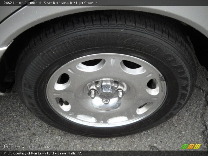 Silver Birch Metallic / Light Graphite 2002 Lincoln Continental