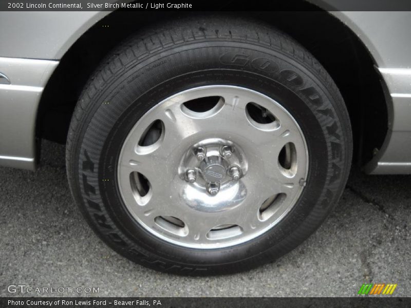 Silver Birch Metallic / Light Graphite 2002 Lincoln Continental