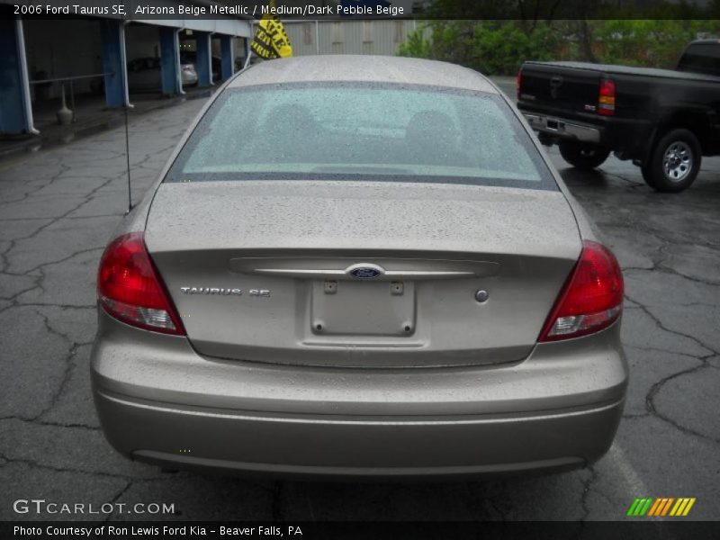 Arizona Beige Metallic / Medium/Dark Pebble Beige 2006 Ford Taurus SE