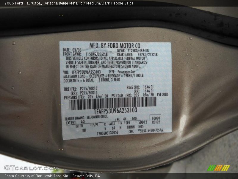 Arizona Beige Metallic / Medium/Dark Pebble Beige 2006 Ford Taurus SE