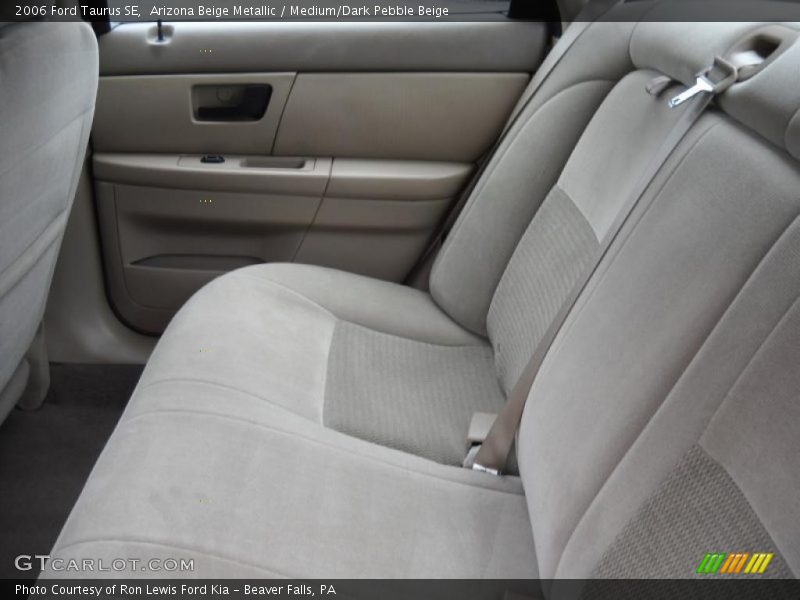 Arizona Beige Metallic / Medium/Dark Pebble Beige 2006 Ford Taurus SE