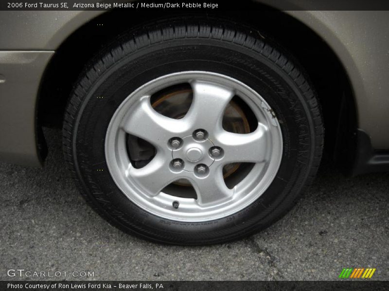 Arizona Beige Metallic / Medium/Dark Pebble Beige 2006 Ford Taurus SE