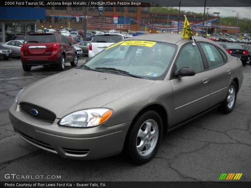 Arizona Beige Metallic / Medium/Dark Pebble Beige 2006 Ford Taurus SE