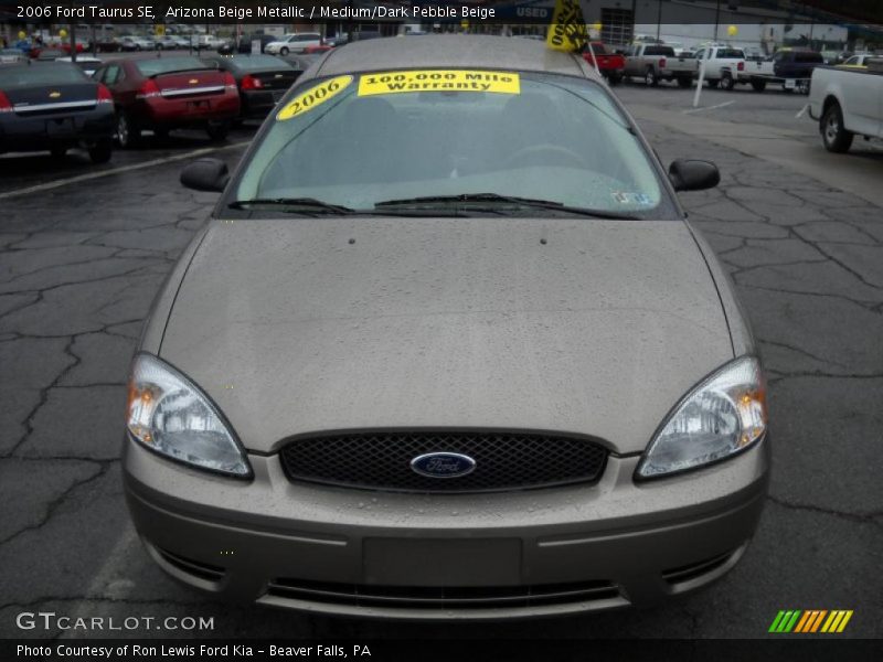 Arizona Beige Metallic / Medium/Dark Pebble Beige 2006 Ford Taurus SE