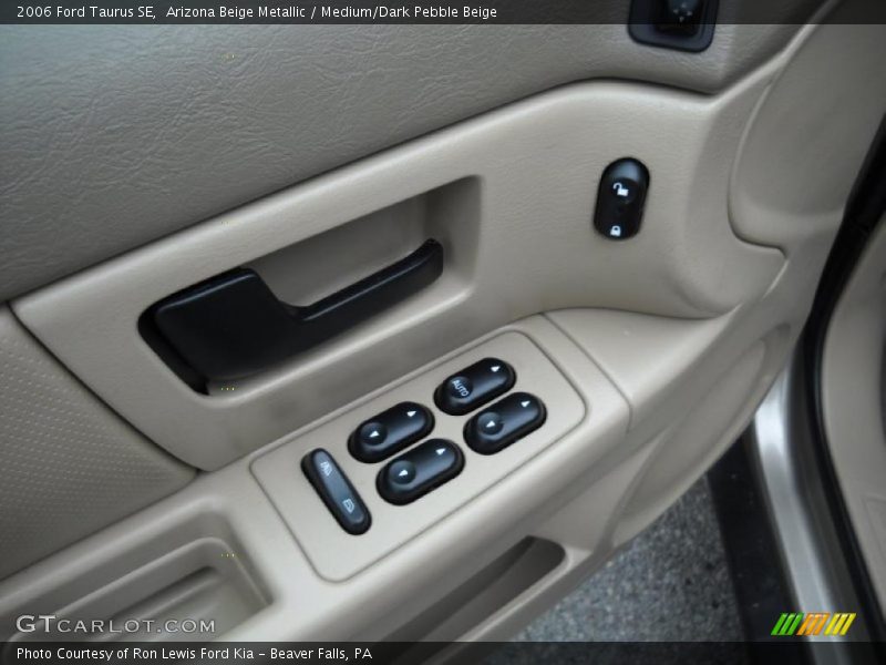 Arizona Beige Metallic / Medium/Dark Pebble Beige 2006 Ford Taurus SE