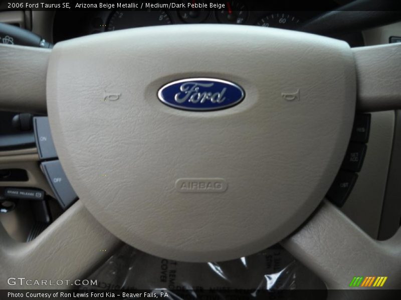 Arizona Beige Metallic / Medium/Dark Pebble Beige 2006 Ford Taurus SE
